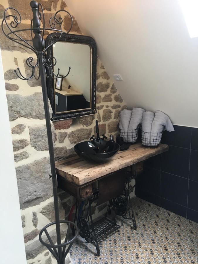 Domaine Des Tours Vauquelin Bed & Breakfast Putanges Exterior photo